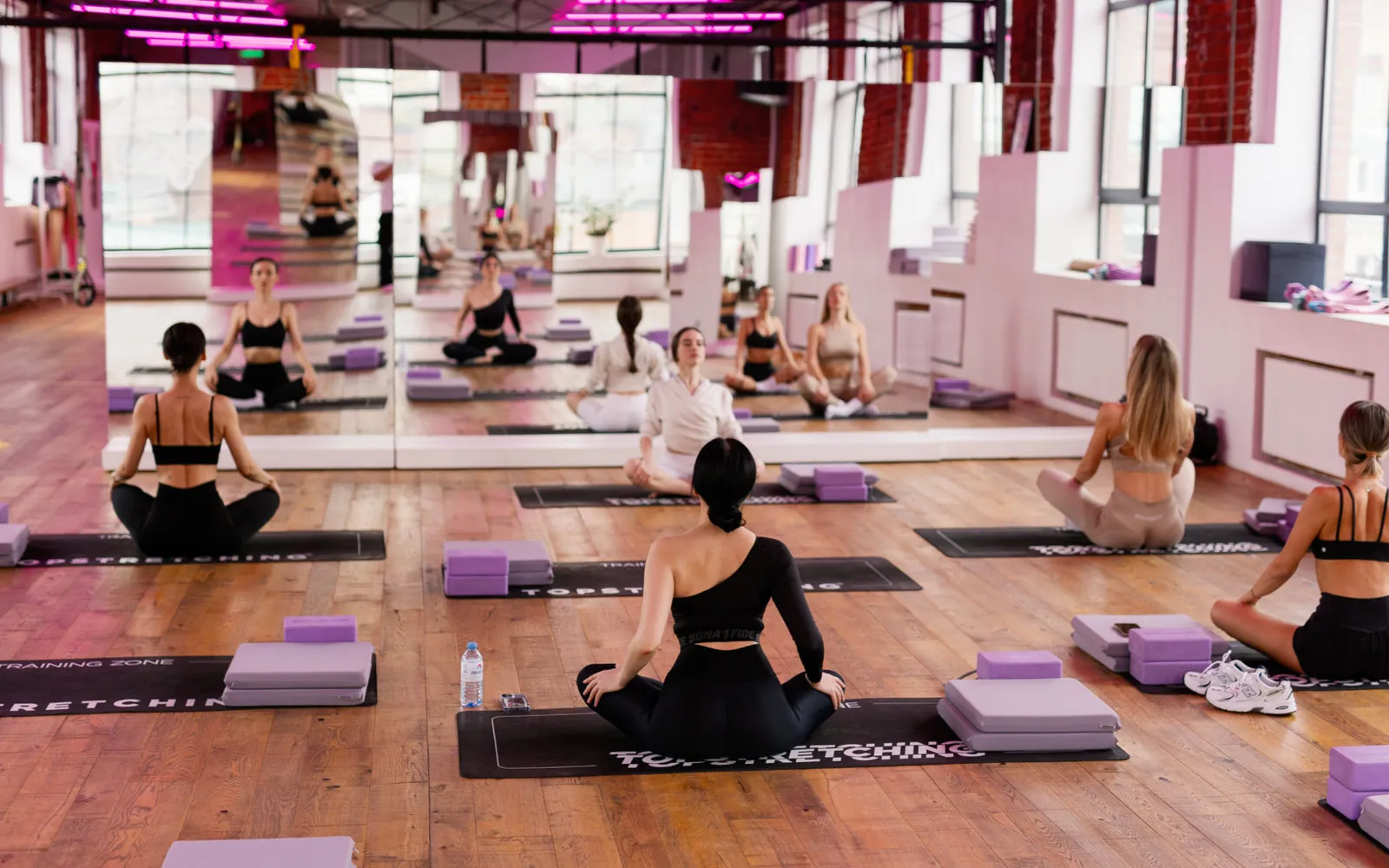 Gruppenstunde im Studio von TOPSTRETCHING